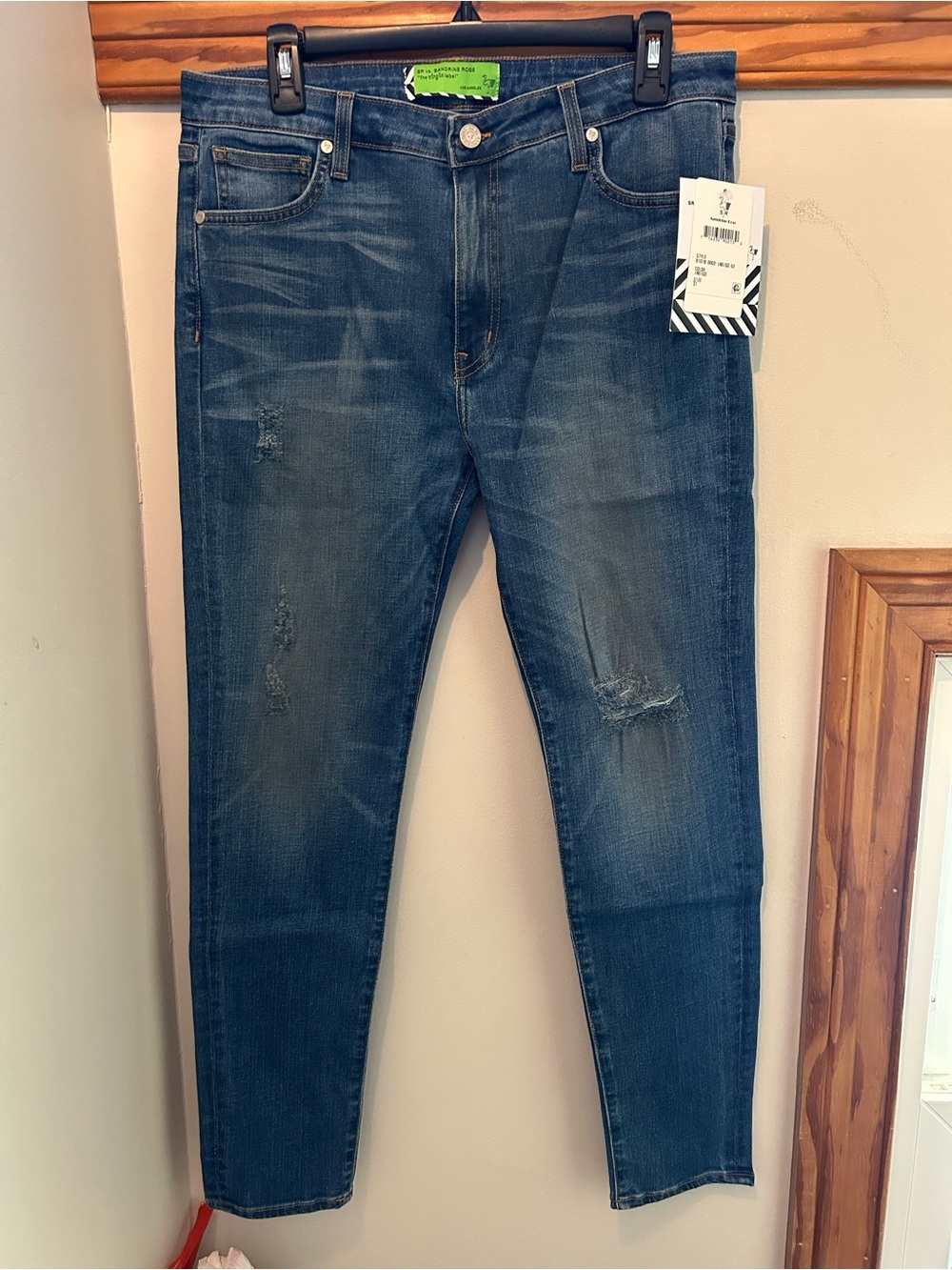 Skinny Distressed Jeans in Dark Blue